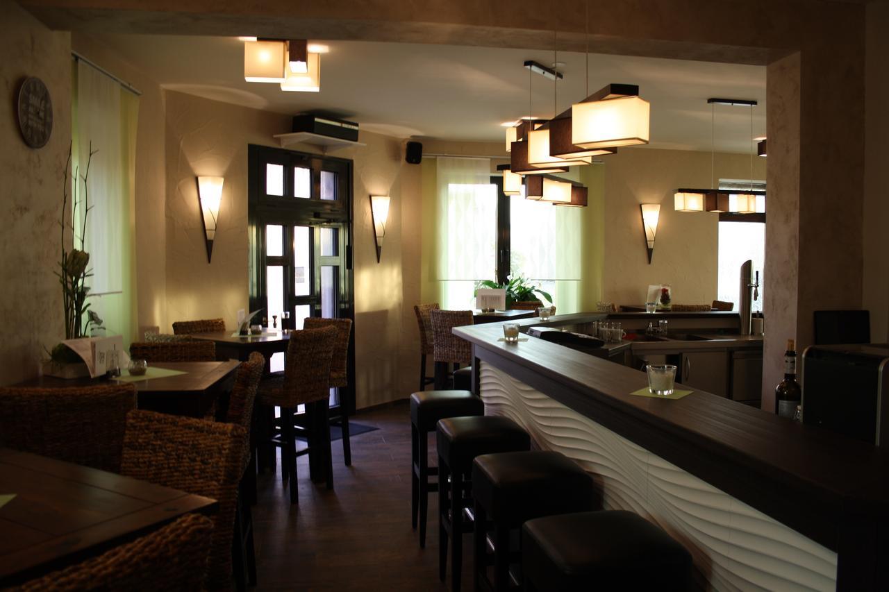 Hotel - Bistro - 3-Eck Merchweiler エクステリア 写真