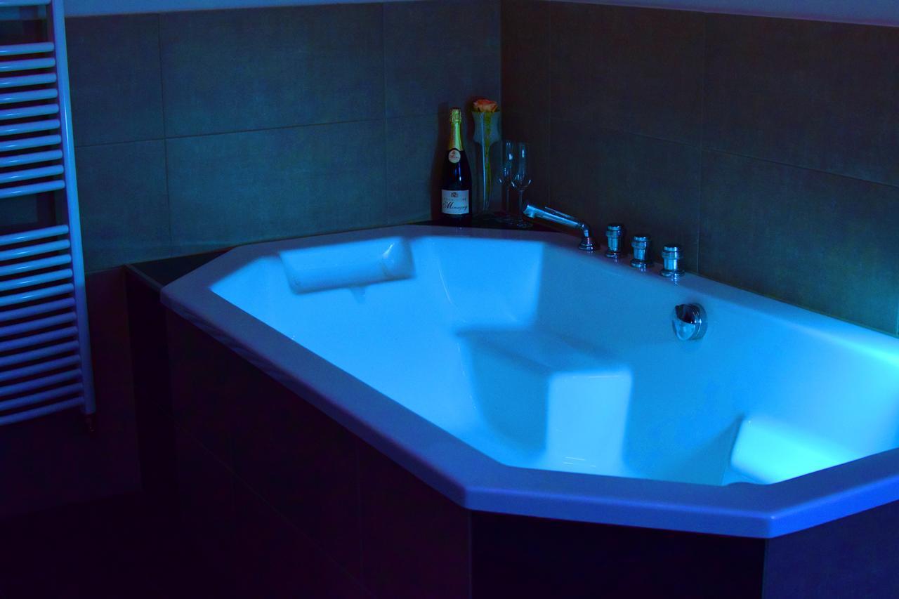 Hotel - Bistro - 3-Eck Merchweiler エクステリア 写真