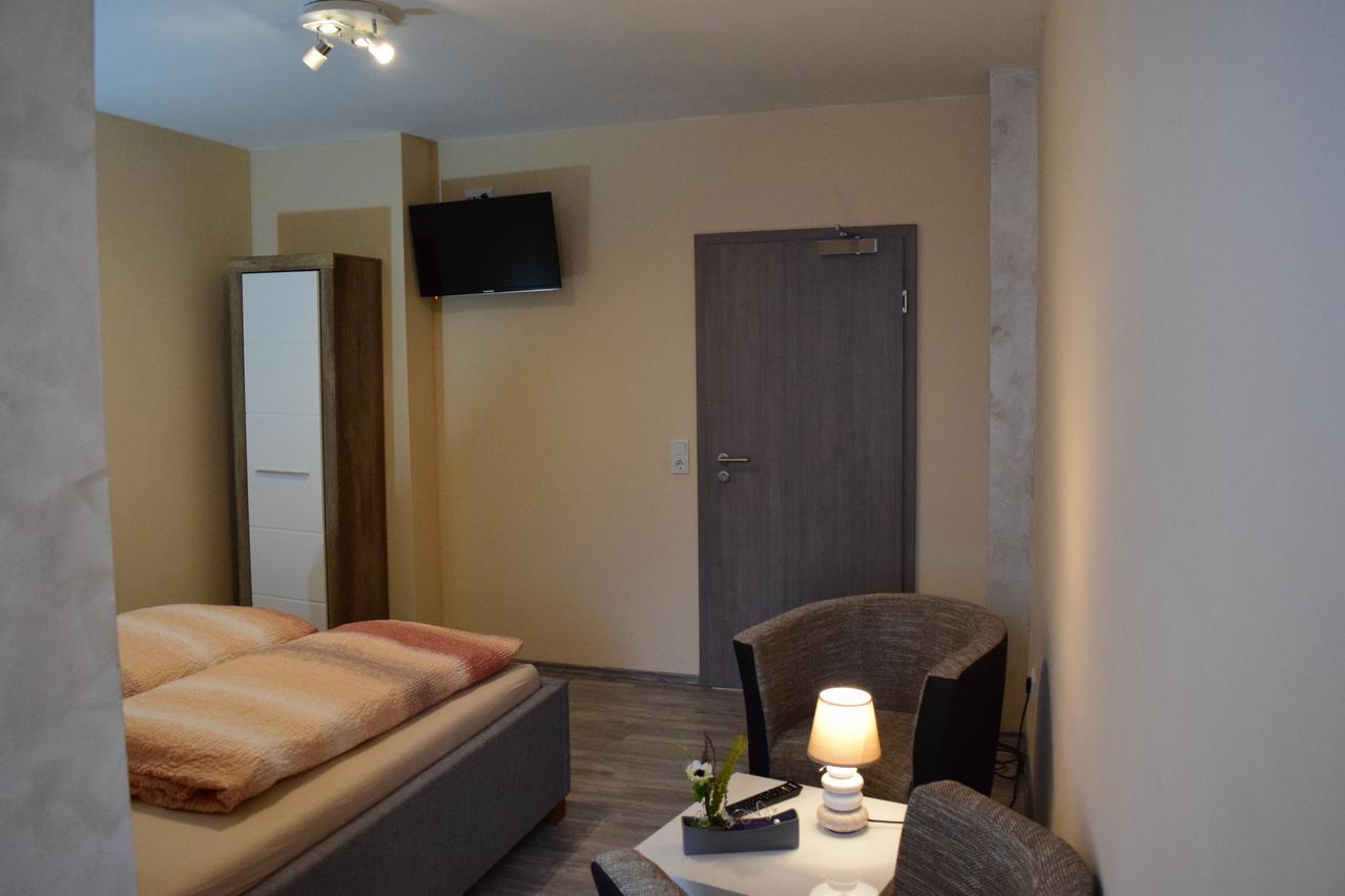 Hotel - Bistro - 3-Eck Merchweiler エクステリア 写真